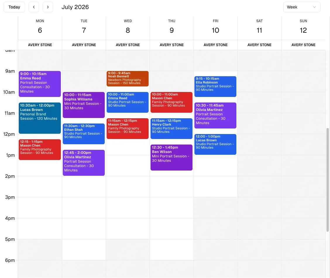 Photography Studio software showing calendar.